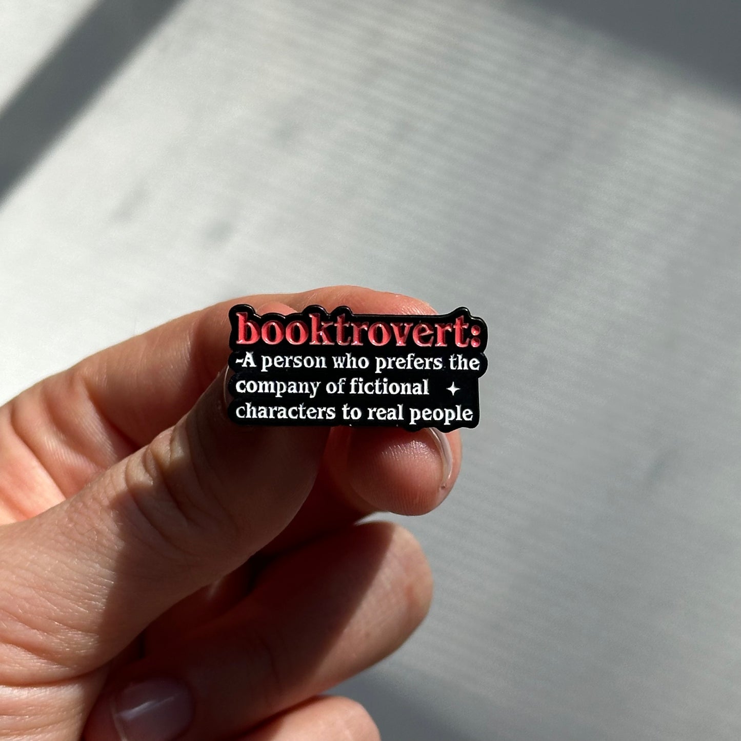 Pin "Booktrovert"