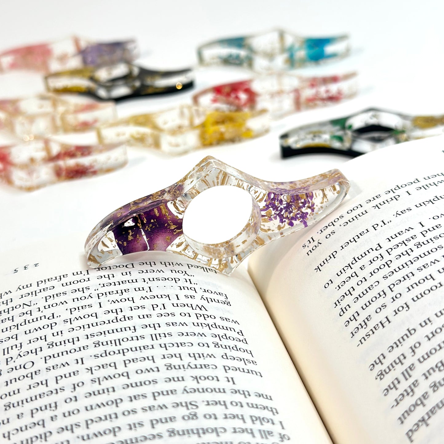 Page Holder for Books – Floral Acrylic 🌸