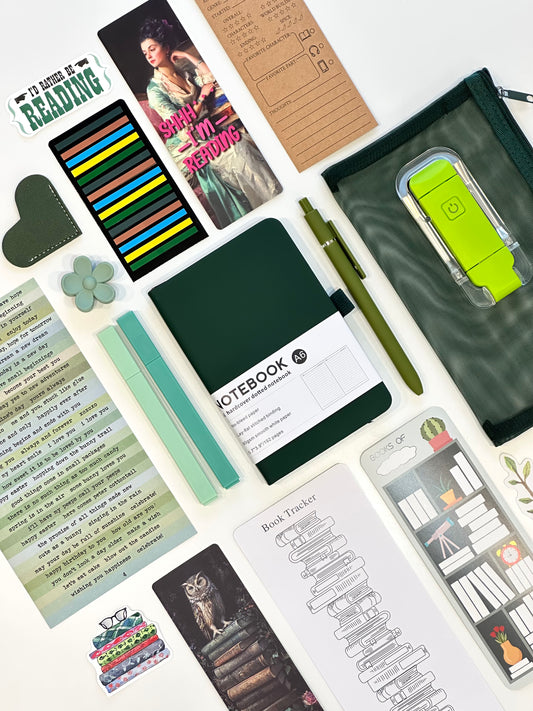 Your Pinewood 💚🌲🌑 Bookish Bundle