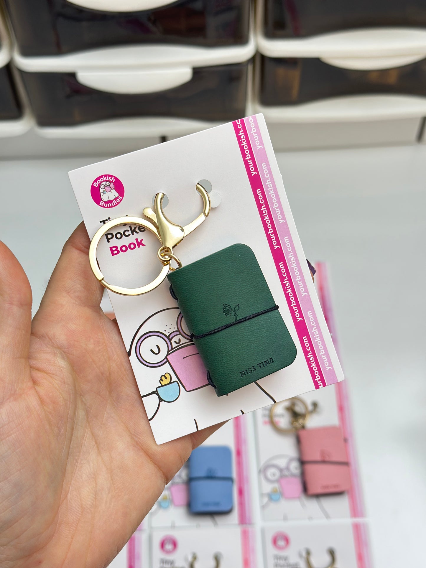 Tiny Pocket Book Keychain – Mini Notebook in 9 Cute Colors