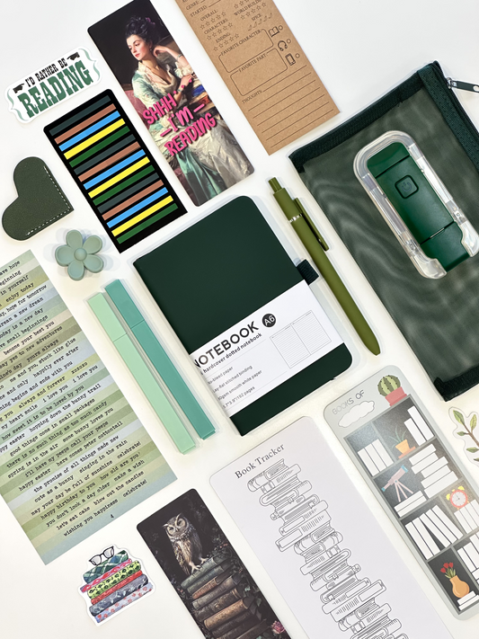 Your Pinewood 💚🌲🌑 Bookish Bundle